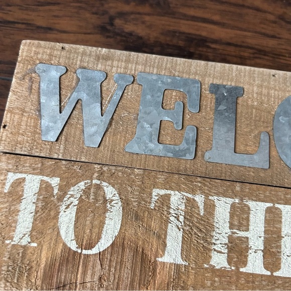 Lake Welcome Sign - Picture 4 of 8